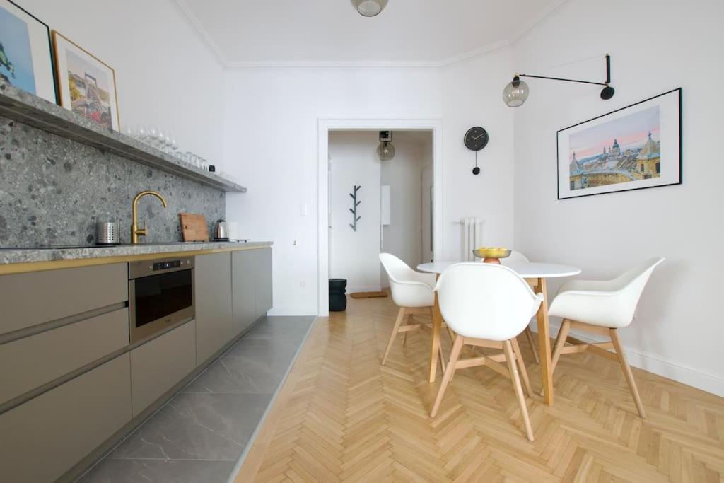 Premium Apartment By Hi - Central 2 Bedroom - Best View Budapest Extérieur photo