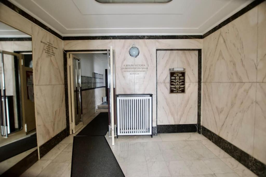 Premium Apartment By Hi - Central 2 Bedroom - Best View Budapest Extérieur photo