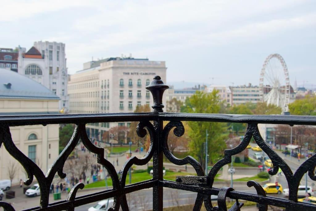 Premium Apartment By Hi - Central 2 Bedroom - Best View Budapest Extérieur photo