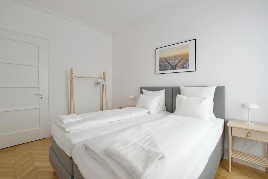 Premium Apartment By Hi - Central 2 Bedroom - Best View Budapest Extérieur photo