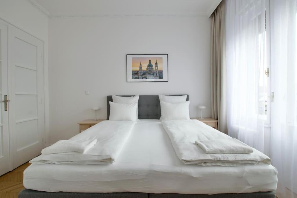 Premium Apartment By Hi - Central 2 Bedroom - Best View Budapest Extérieur photo