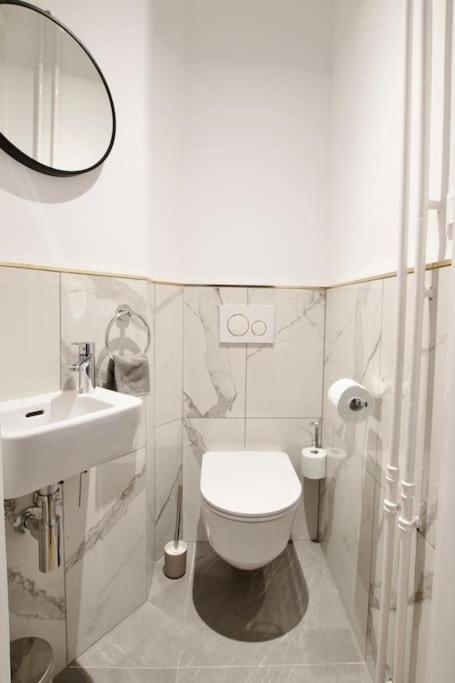 Premium Apartment By Hi - Central 2 Bedroom - Best View Budapest Extérieur photo
